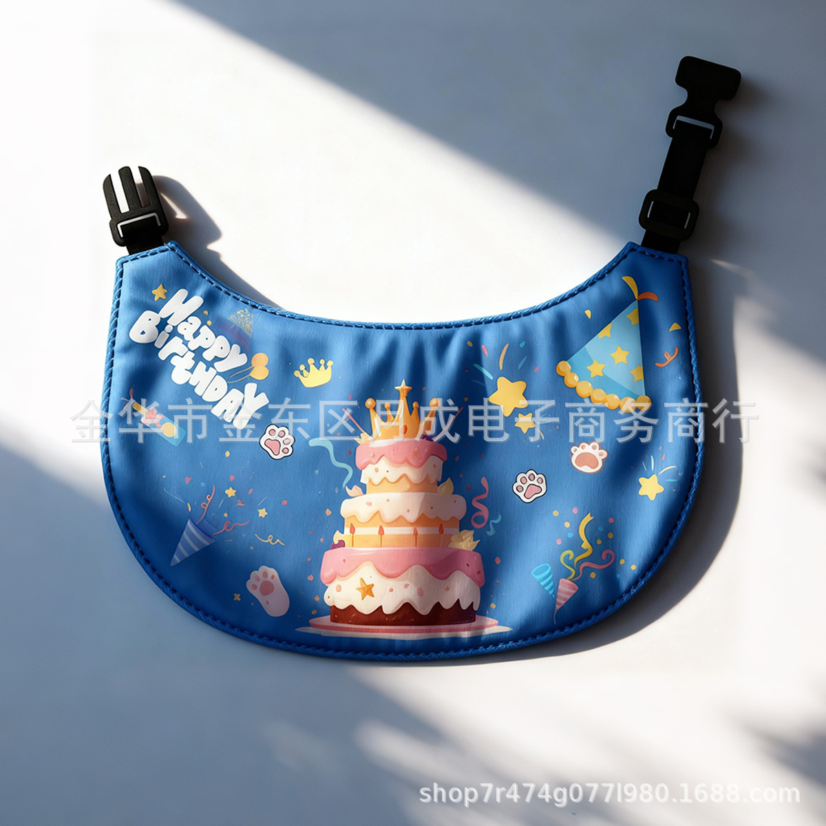 The new birthday series of cute pet saliva wipes, scarves and waterproof bibs are adjustable for large, medium and small dogs, cats and puppies Application Scenario