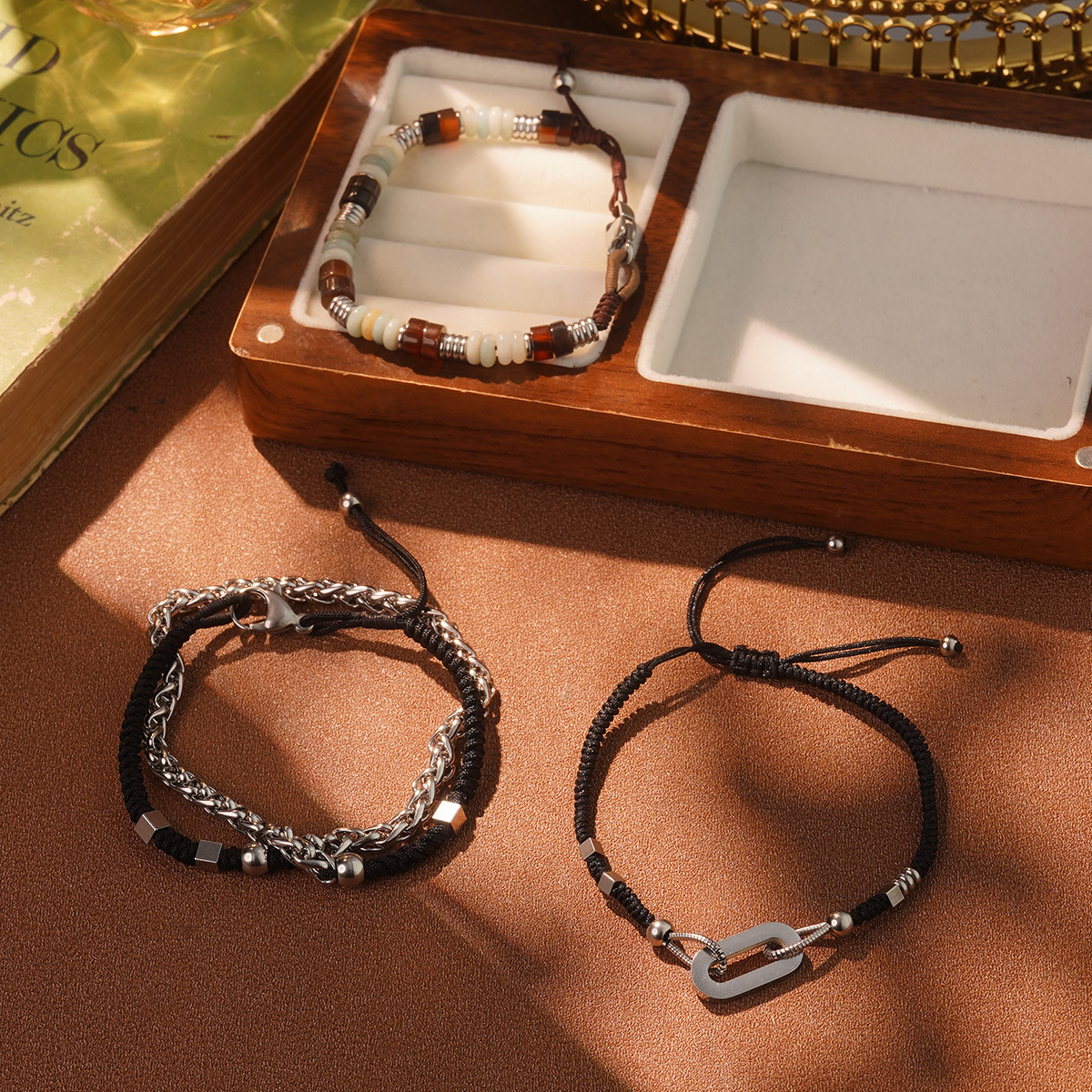 Cross-border titanium steel bracelet, suitable for both men and women, with a niche design and a high-end feel. It's a versatile and fashionable birthday gift and a niche accessory for office ladies