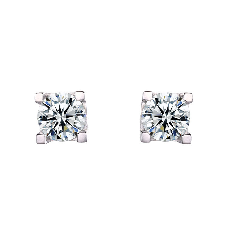 Zhuoheng selects 925 sterling silver and white gold bull horn and bull head ear studs, set with one-carat moissanite four-pronged ear studs and earrings, which are unique and simple Item Picture