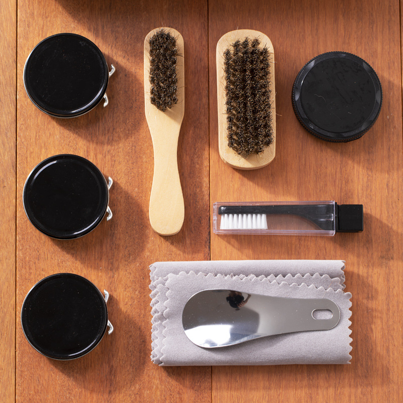 Factory direct supply shoe polish sets, shoe polish brushes, genuine leather shoes, travel shoes, black colorless shoe polish and maintenance oil sets Application Scenario