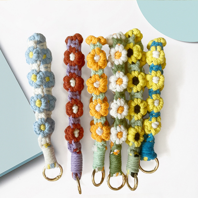 High-end woven keychain, Daisy flower color-blocking key chain, bracelet, pendant, mobile phone chain, Bohemian style Specification image