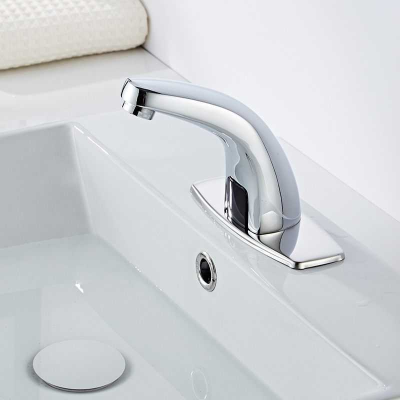 Intelligent infrared sensor faucet project, fully automatic single hot and cold countertop basin anti-sputtering switch for hospitals and shopping malls Application Scenario