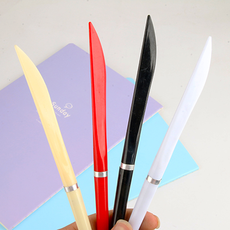 Wholesale of plastic knife-shaped ballpoint pens for office stationery logistics, wholesale of plastic knife-shaped advertising pens full figure