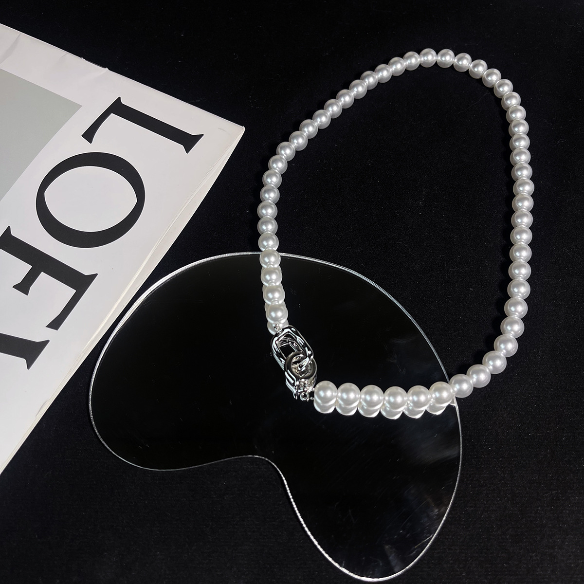 Shi Jia Zheng Yuan Strong Light Large Pearl 8mm Necklace for Women, a new 2024 trendy French collarbone chain high-end accessory Specification image