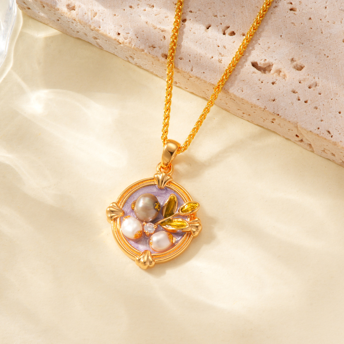 18k copper plated with real gold and inlaid with pearls, so many sesame oil paintings pendant, high-end bracelet, necklace clasp, DIY accessory Application Scenario