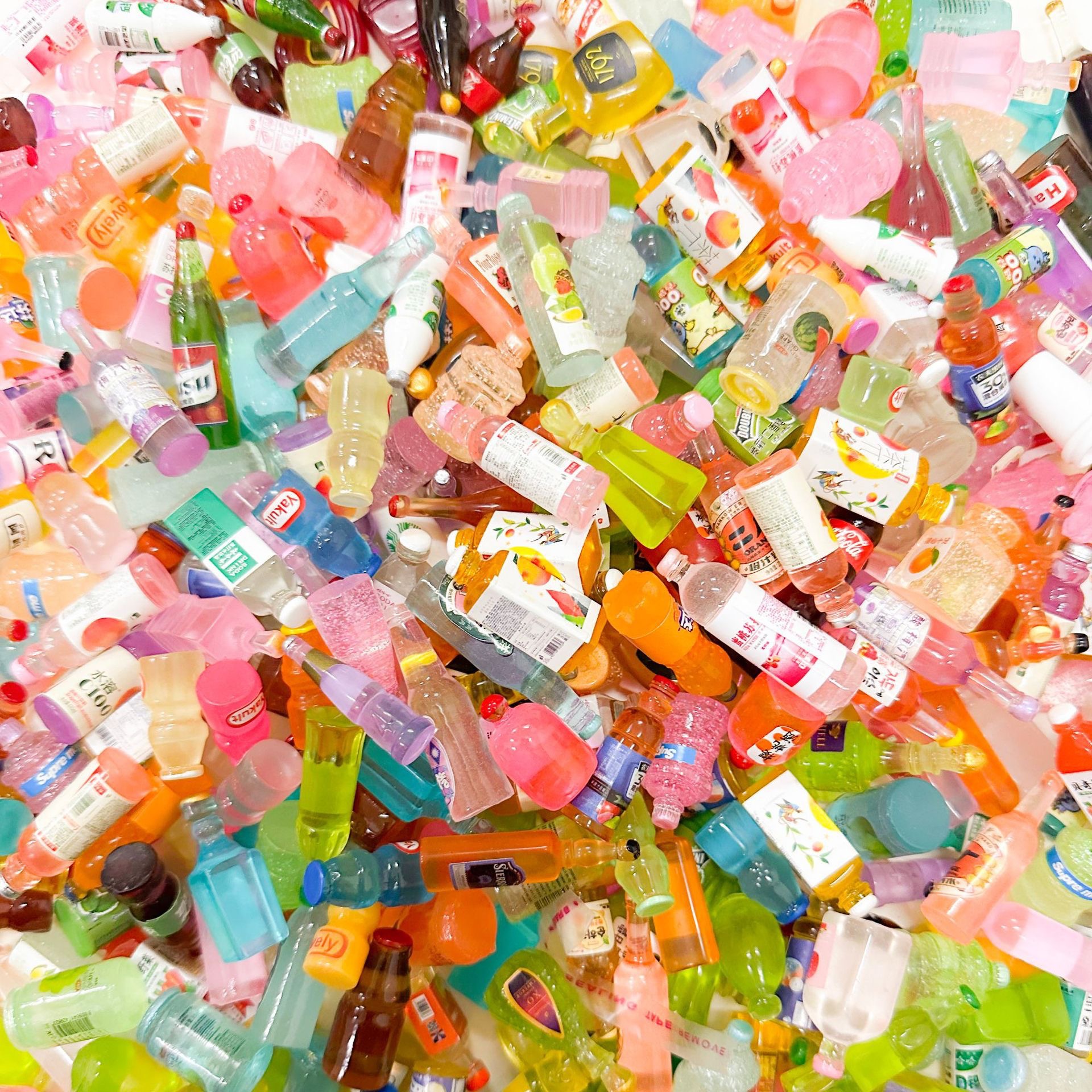 Mini simulation small items blind bags, supermarket toys, miniature food toys, beverage bottles, food models, blind boxes, small gifts Application Scenario