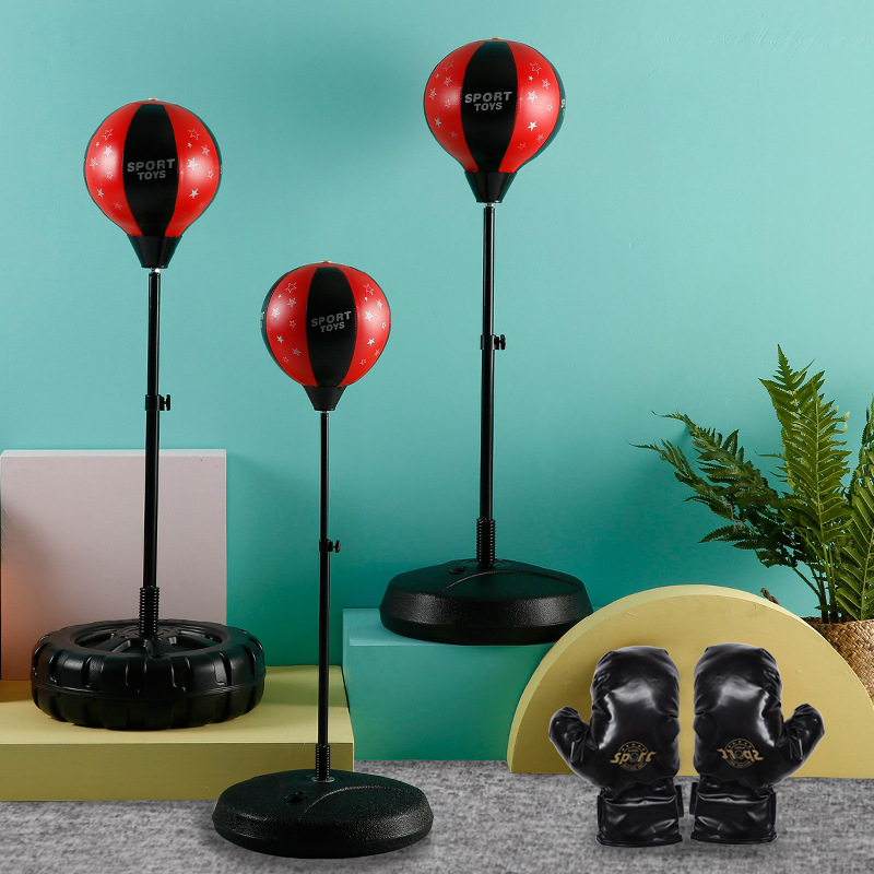 拳击手套/跆拳道服/拳击套/沙袋/锌合金武器产品图