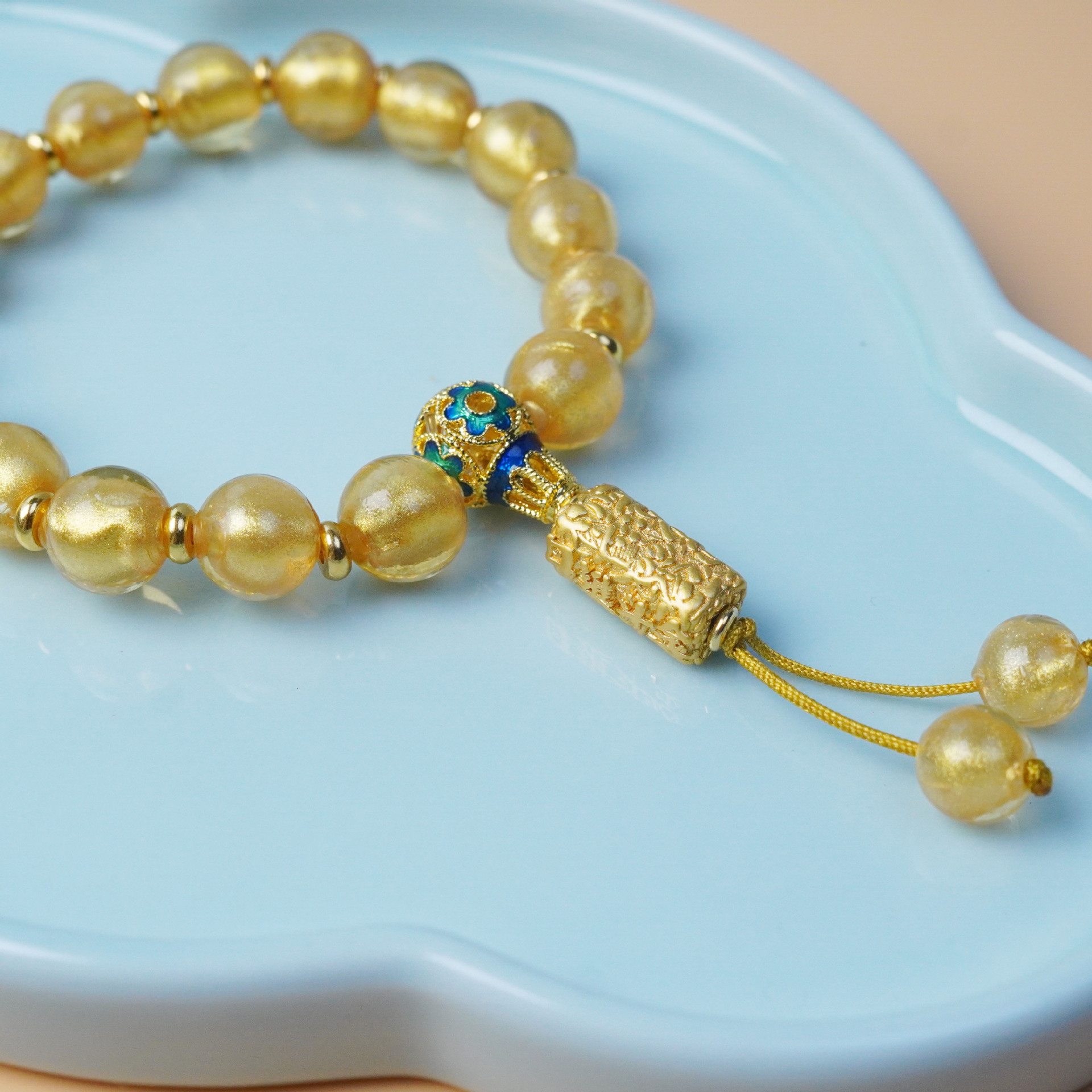 Yonghe incense ash glass bracelet, retro Chinese style, gold foil Buddhist prayer beads pendant, women's bracelet, beaded accessories Application Scenario