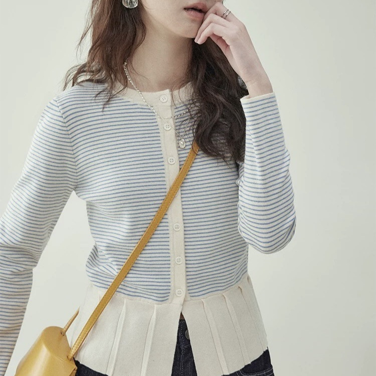 "North Island" multicolor striped pleated hem knitted sweater is a new, niche long-sleeved top for women in early spring details Picture
