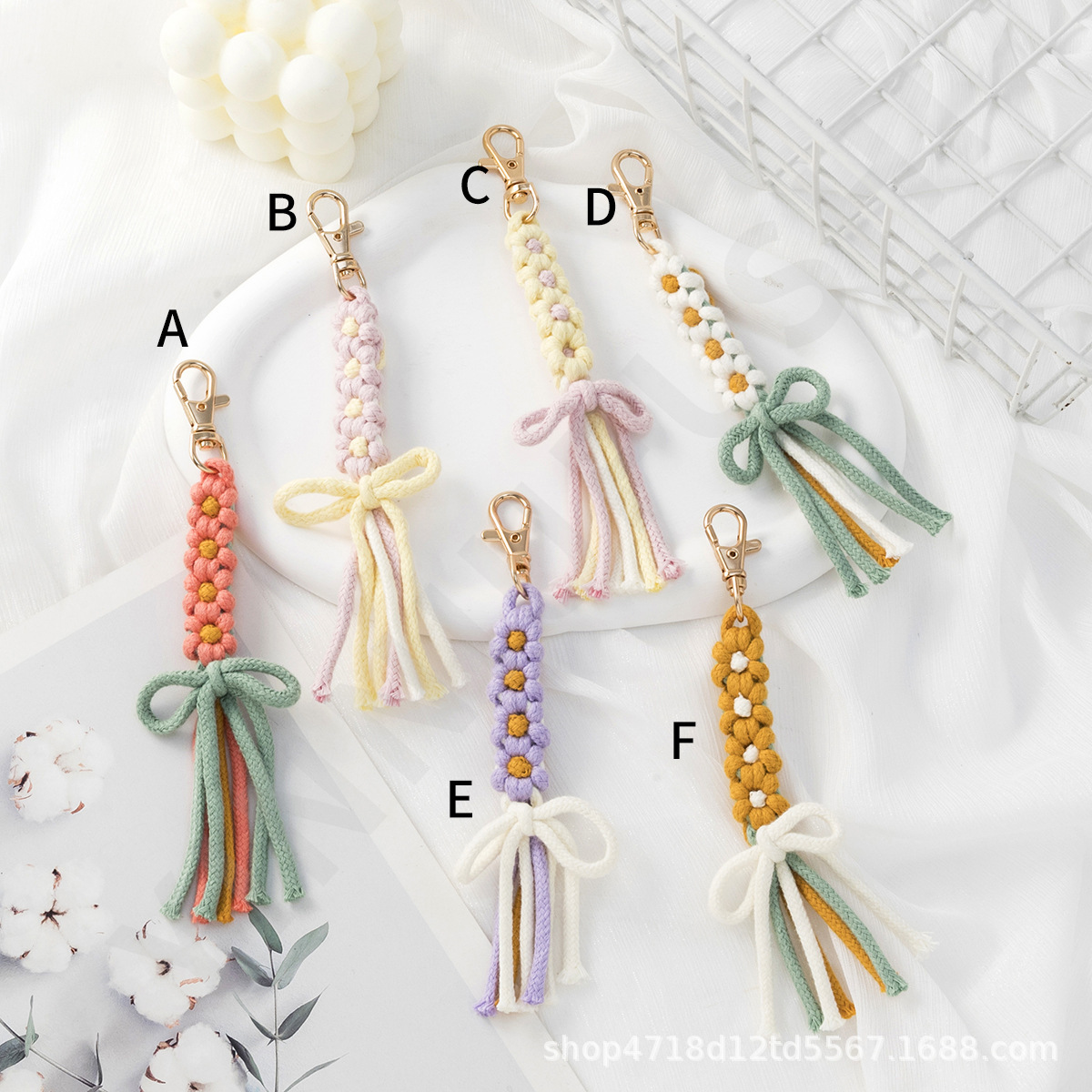 现货批发DIY手工编织彩色流苏钥匙扣INS可爱包包挂饰挂件送闺蜜礼