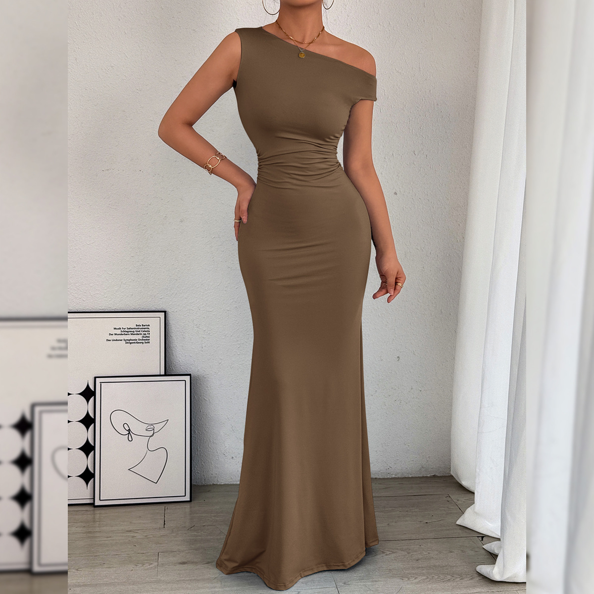 2026 Cross-border women's fish tail dress from Europe and America, Amazon bestseller, off-the-shoulder collar, waist pleated sleeveless sexy dress Application Scenario