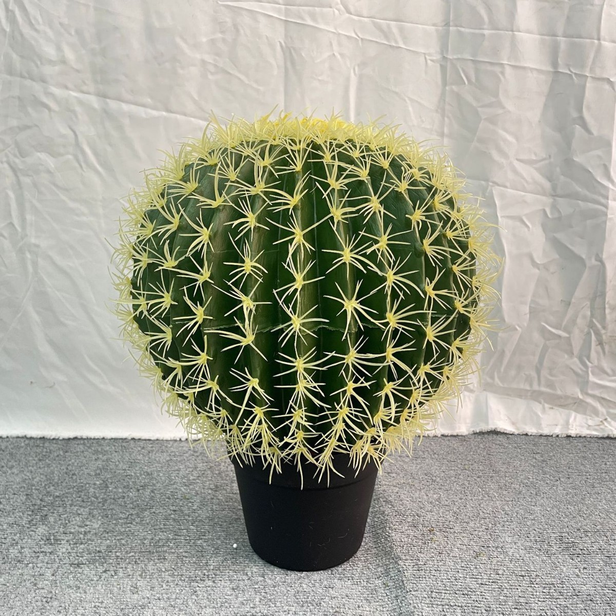 High-fidelity cactus columns, shock-resistant and maintenance-free indoor and outdoor decorative items, cross-border supply from the source factory Application Scenario