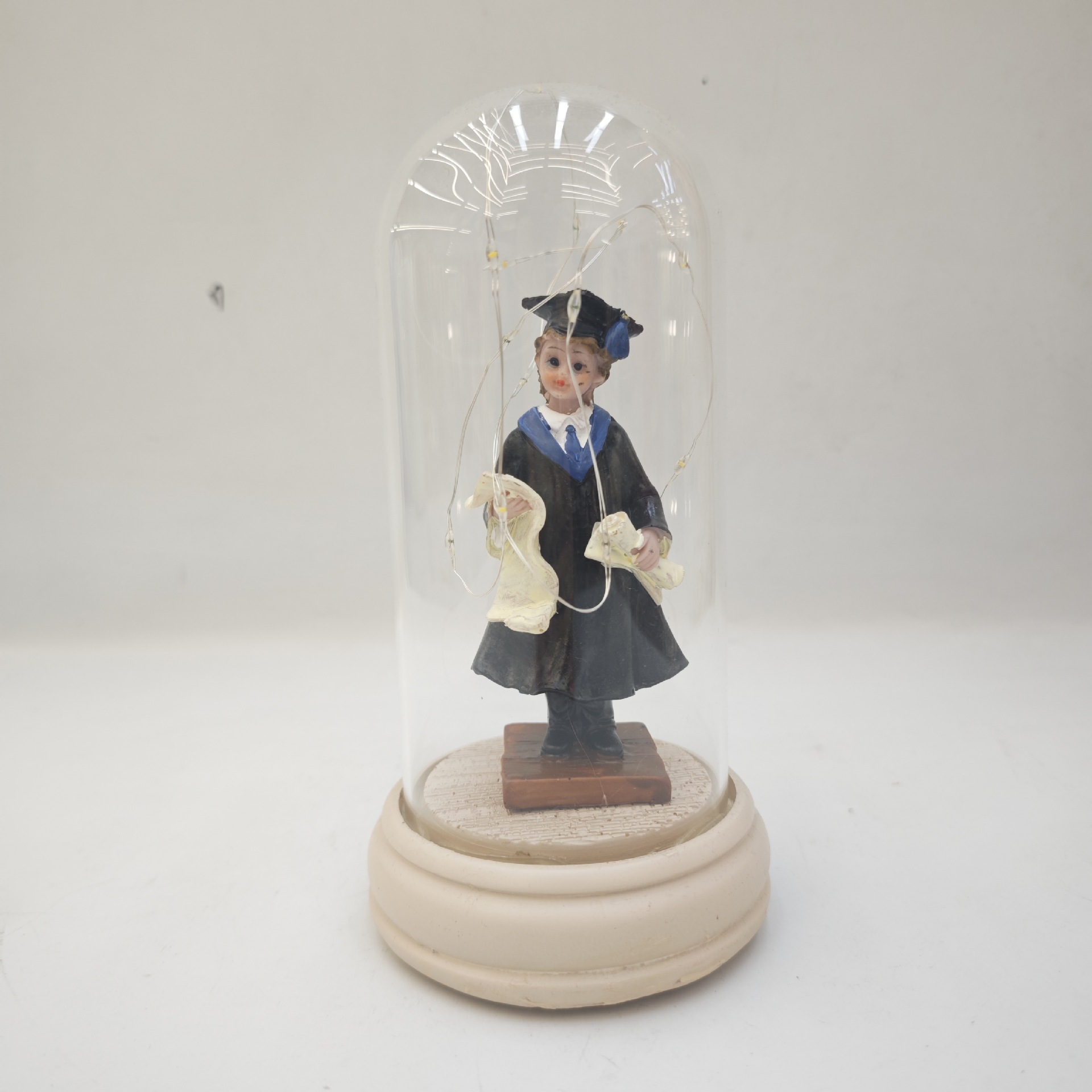 跨境礼品装饰摆件小博士带灯玻璃罩摆件情侣朋友玩偶桌搭