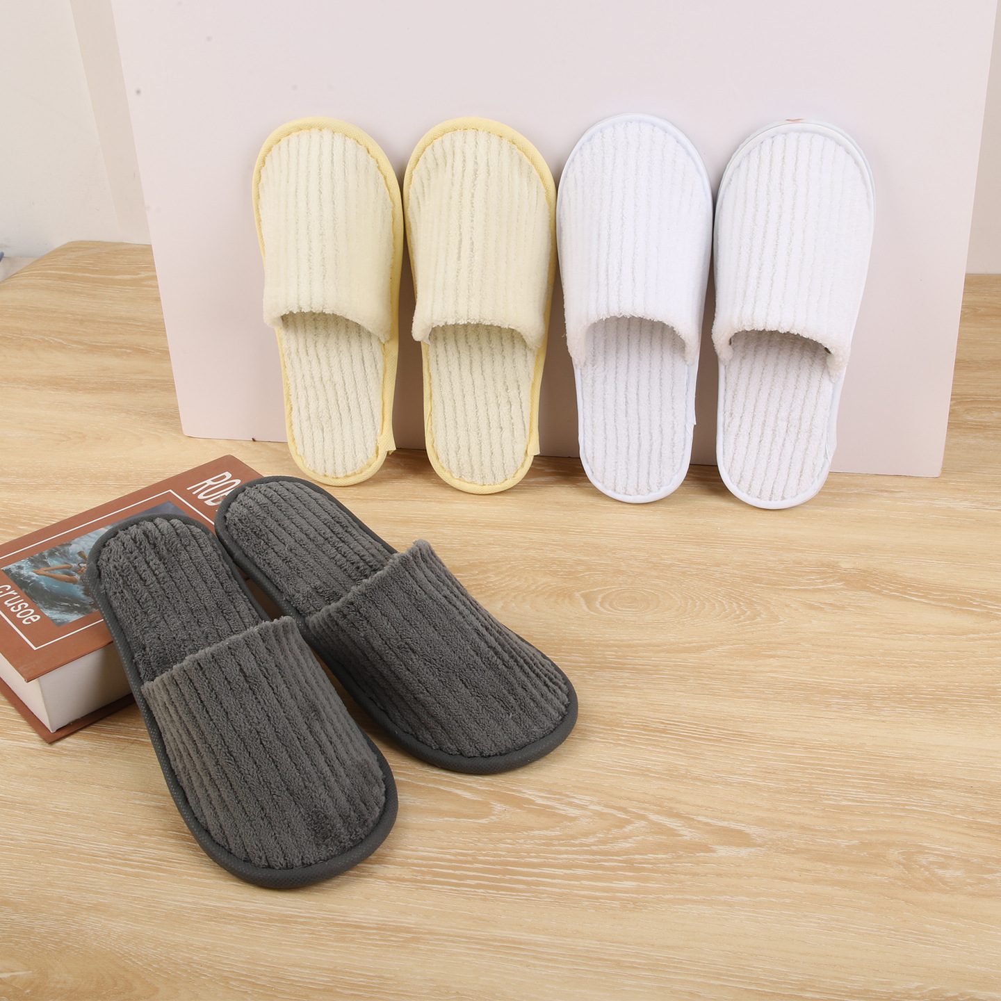 Hotel supplies: Disposable slippers for hotels, striped coral fleece edge, anti-slip for guests, home, hotel, homestay, club