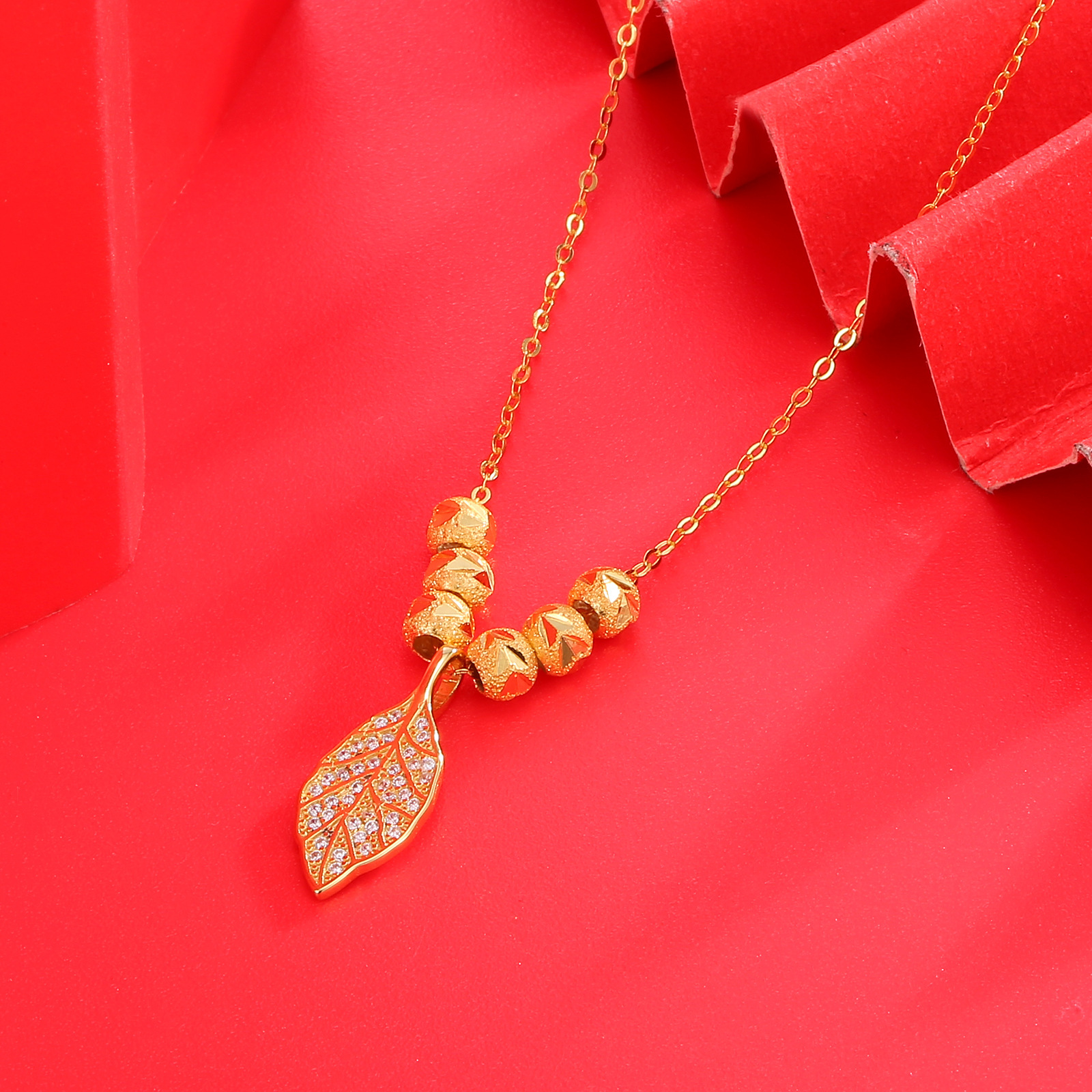 S925 sterling silver slightly inlaid with diamonds, Golden branch and jade leaf pendant necklace, a niche, light luxury and high-end look for women, wholesale from the manufacturer Specification drawing