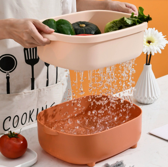 Creative round and square cute little pig double-layer draining basket, plastic vegetable washing basket, vegetable washing basin, kitchen storage fruit basket Specification image