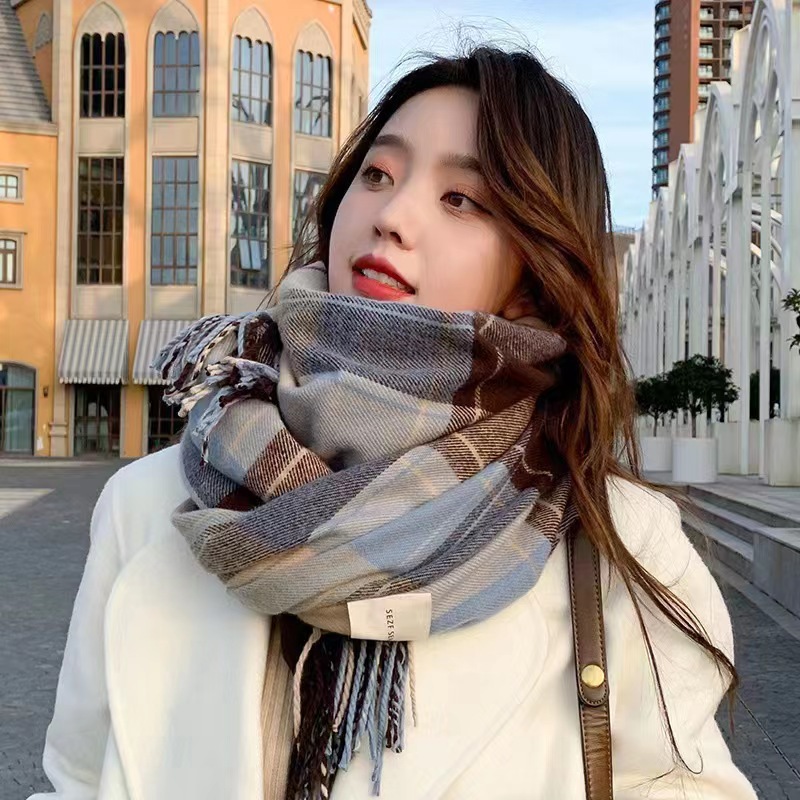 One-piece delivery of autumn and winter checkered scarves for women, a new style of high-end winter wear, versatile and warm couple scarves, a Korean cross-border bestseller, wholesale from street stalls Specification image
