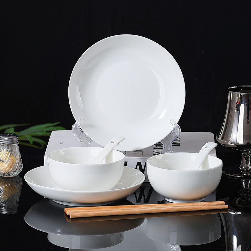 Simple soup bowl, noodle bowl, thickened rice bowl for restaurants and hotels, can be printed with LOGO, pure white ceramic straight-mouthed bowl for home use Application Scenario