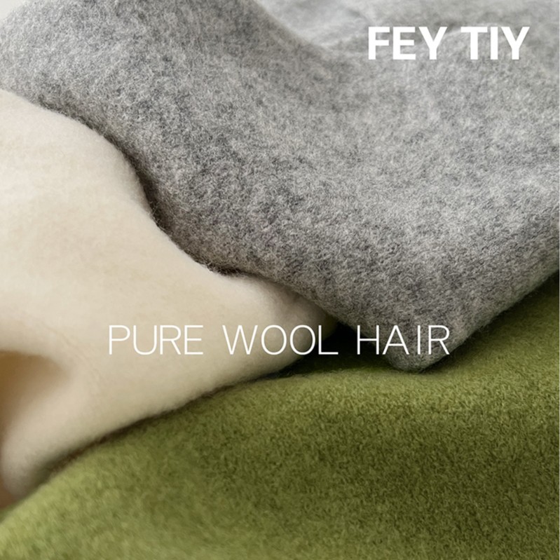 One-piece consignment of British original single niche brand woolen knitted triangular scarves, women's headscarves, knitted scarves, multi-functional, warm and versatile, wholesale from street stalls Application Scenario