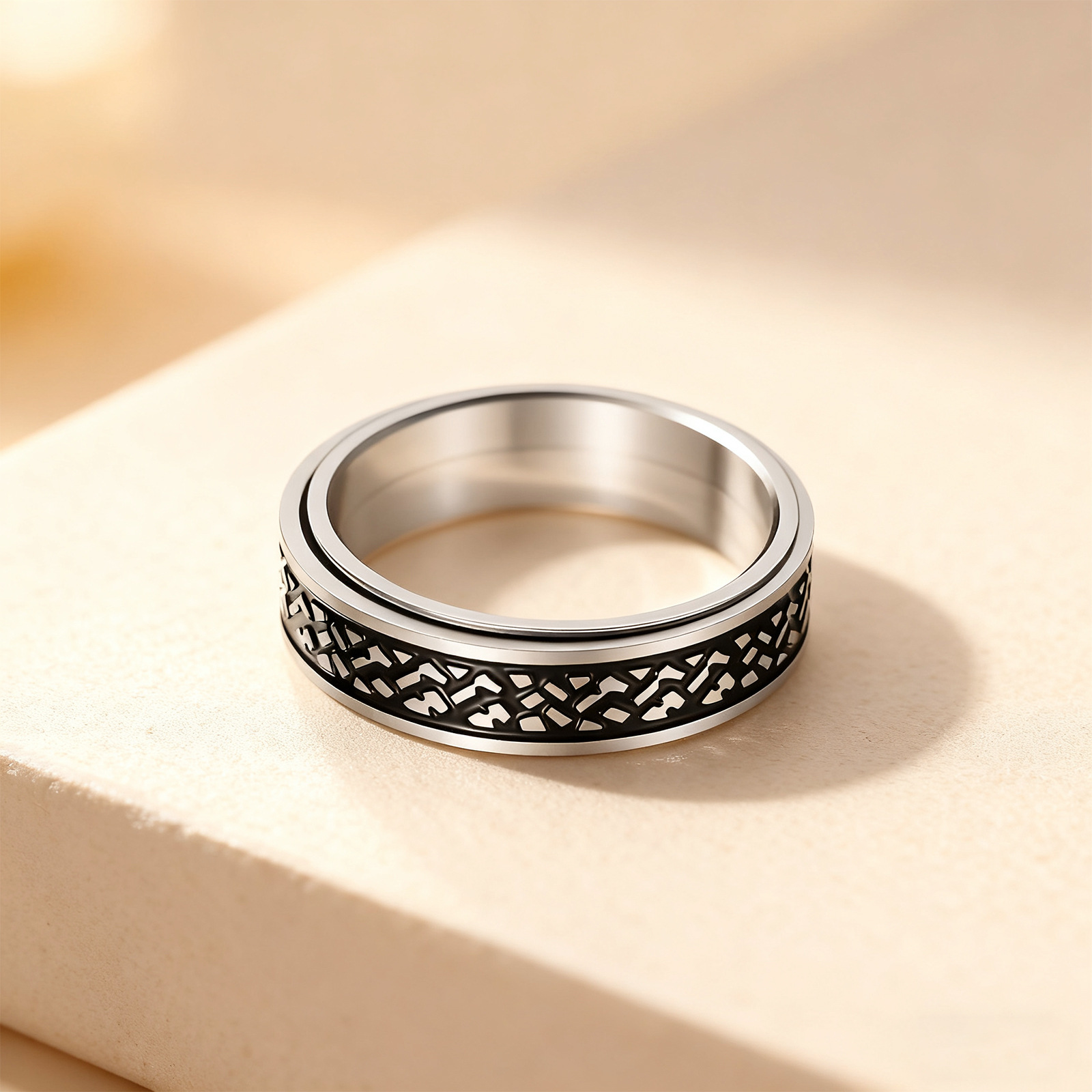 Half-price clearance, rotating pressure-reducing 304 stainless steel men's ring, rotatable stone pattern ring Specification image