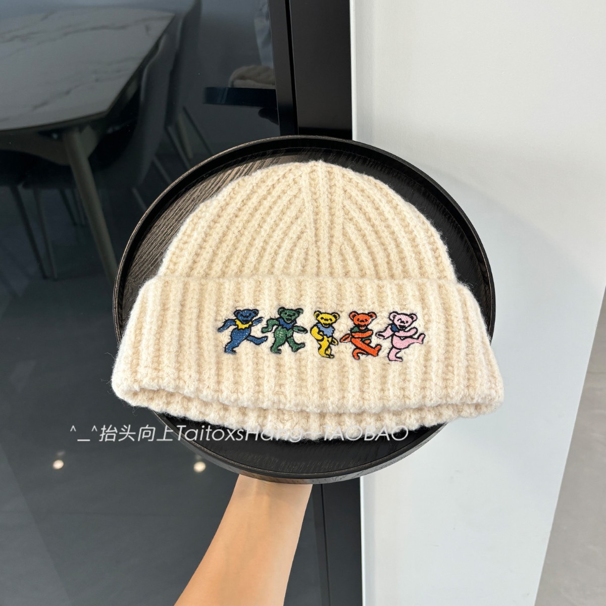 Autumn and winter hats are warm, cute, dancing bear, soft and glutinous knitted hat for women to keep warm, big head scarf, high-quality woolen hat for men Specification image