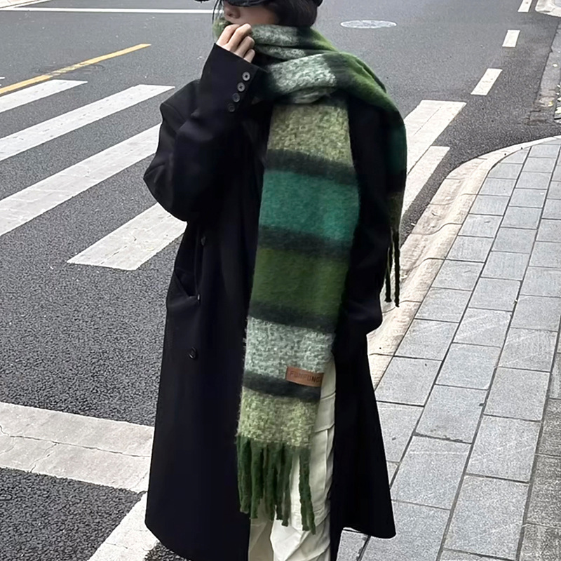 One-piece consignment of new autumn and winter striped scarves, ladies' high-end and versatile faux cashmere scarves, thickened warm scarves, shawls, wholesale from street stalls