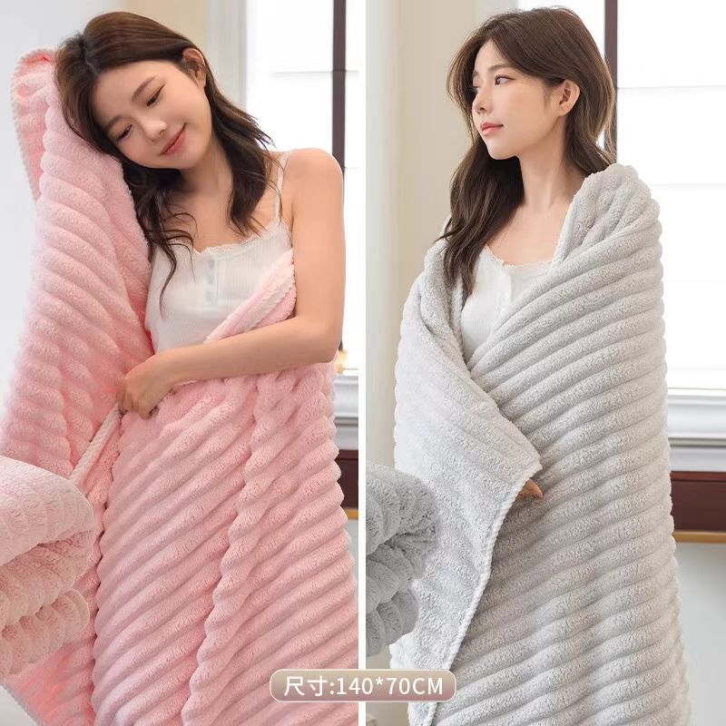 Coral fleece wholesale bath towels with thickened edges, candy strips, enhanced water absorption for bathing, adult household bath wraps Specification image