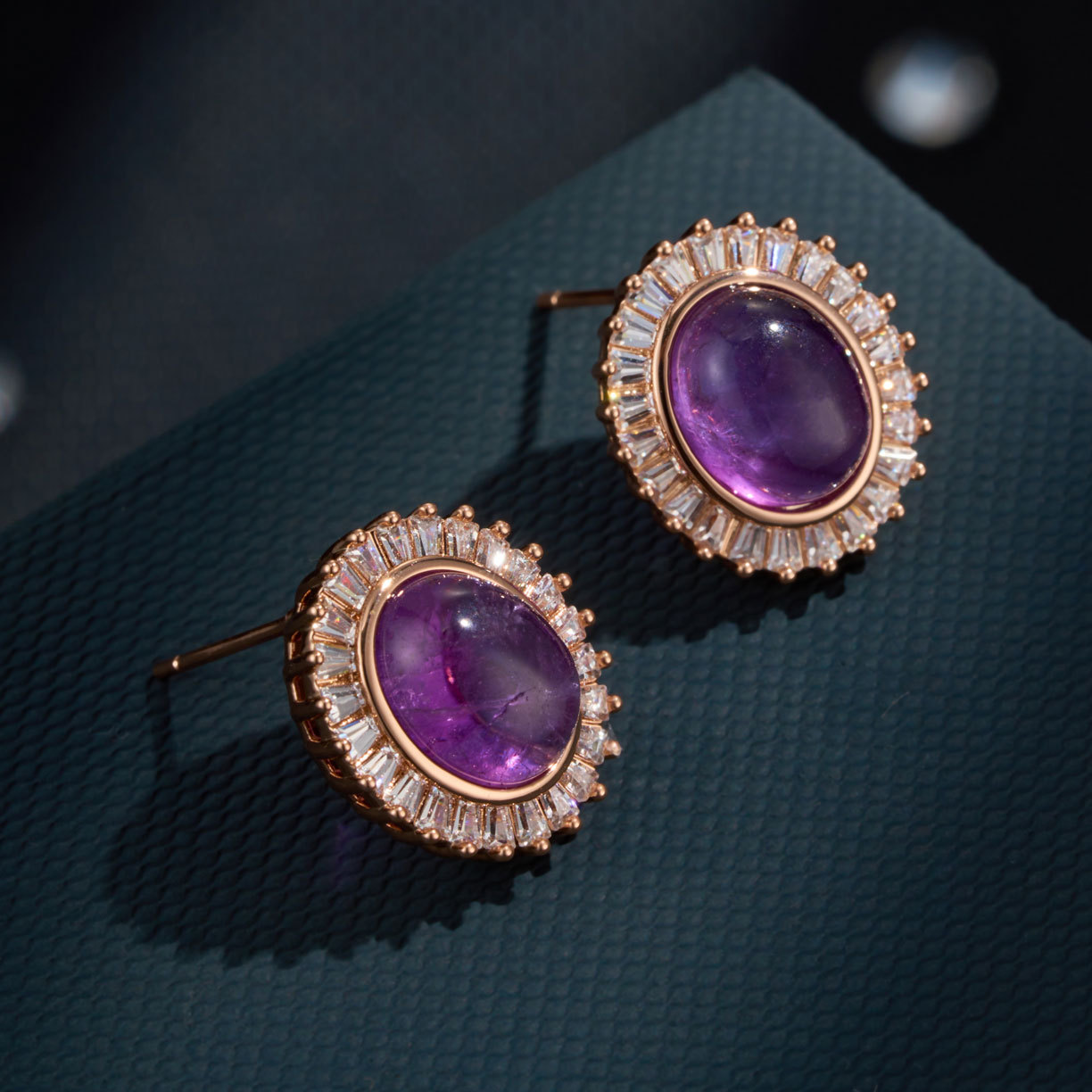Gentle and elegant amethyst oval stud earrings, copper and real gold electroplated with slightly inlaid zircon s925 silver needle, light luxury women's earrings
