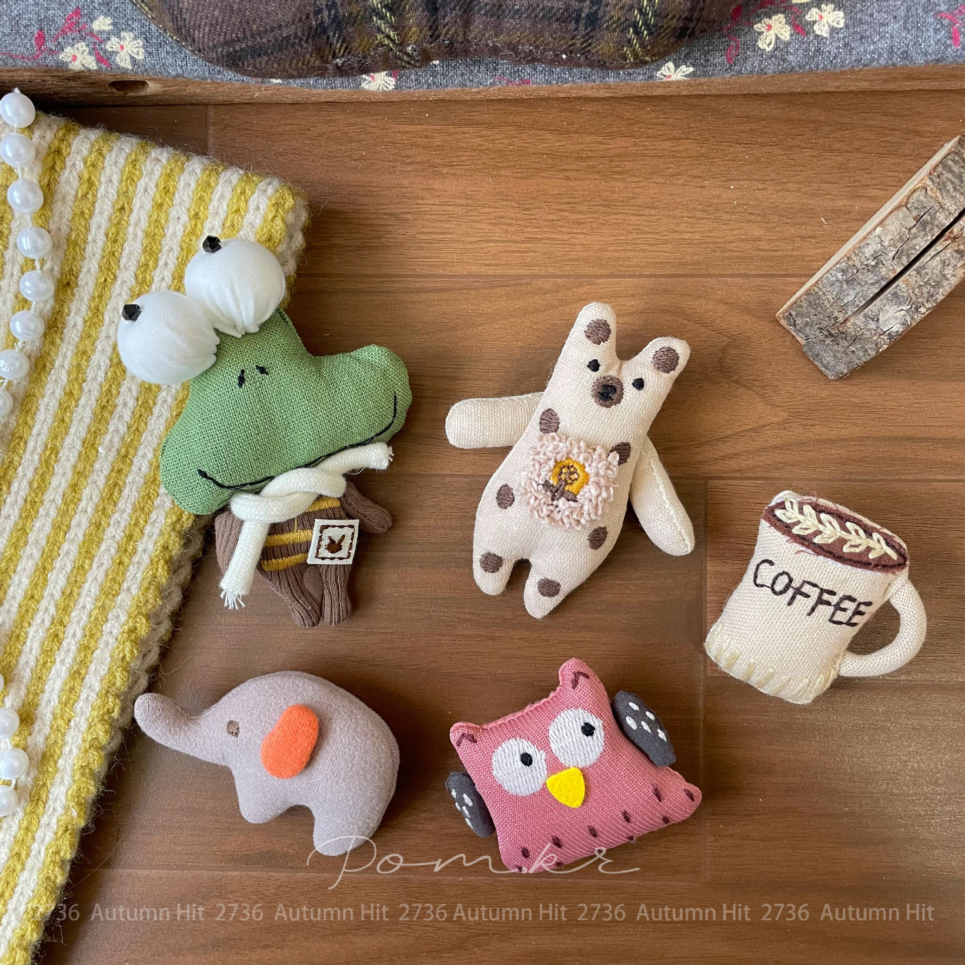 New Korean-style retro forest-themed fabric brooch, bear coffee cup, owl pin, cute doll decorative badge details Picture