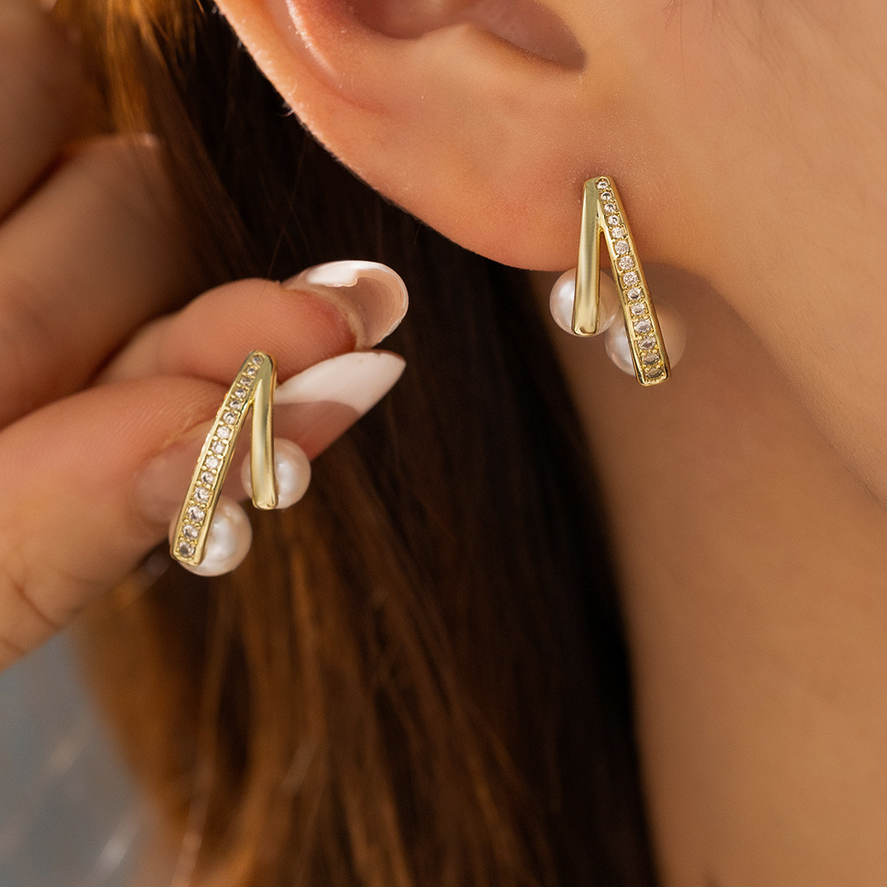 真金电镀珍珠耳钉女时尚通勤轻奢耳饰新款欧美风耳环图