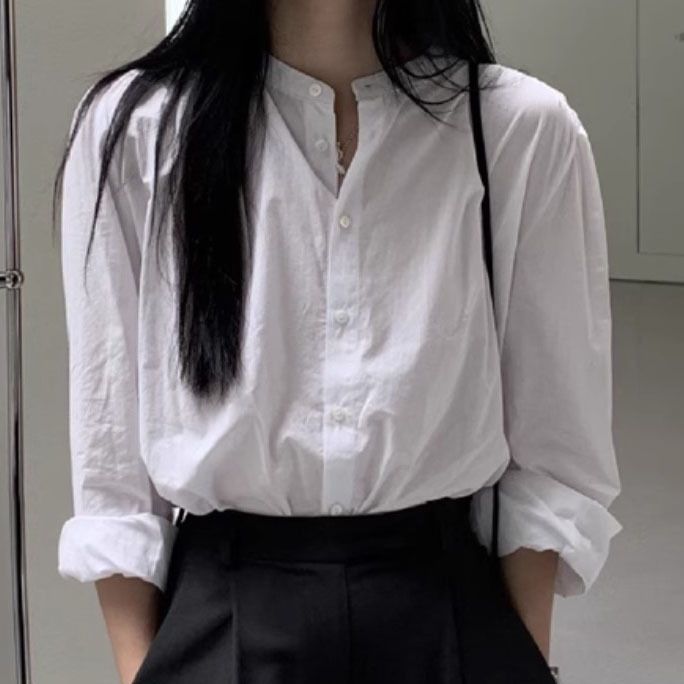 Korean round-neck white long-sleeved women's 2025 autumn cotton shirt slimming, retro design sense, niche Instagram