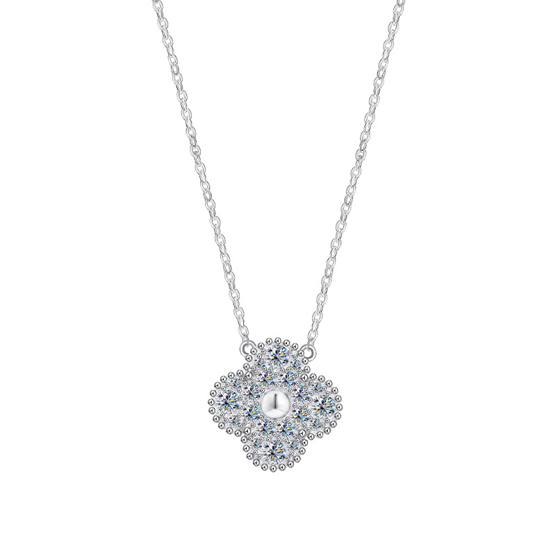 Cross-border clover light luxury fashion five-color necklace, high-end light luxury pendant, fashionable pure silver temperament collarbone chain Application Scenario