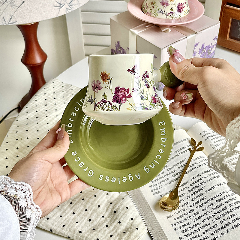 High-quality ceramic coffee cup and saucer set gift box, high-end and exquisite underglaze color afternoon tea cup as a souvenir Application Scenario
