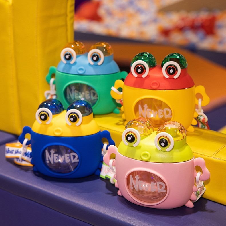 High-appearation-level children's creative crab cup, crab boss cartoon water cup, anti-drop, high-appearation-level children's plastic straw cup pairs High-appearation-level children's creative crab cup, crab boss cartoon water cup, anti-drop, high-appearation-level children's plastic straw cup pairs