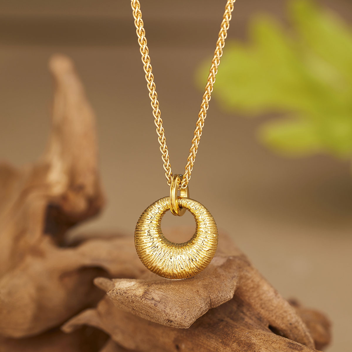 The same style of gold store's sand gold brushed gold tuotuo pendant necklace for women, Chinese-style peace pendant, small gold tuotuo round color hollowed-out full figure