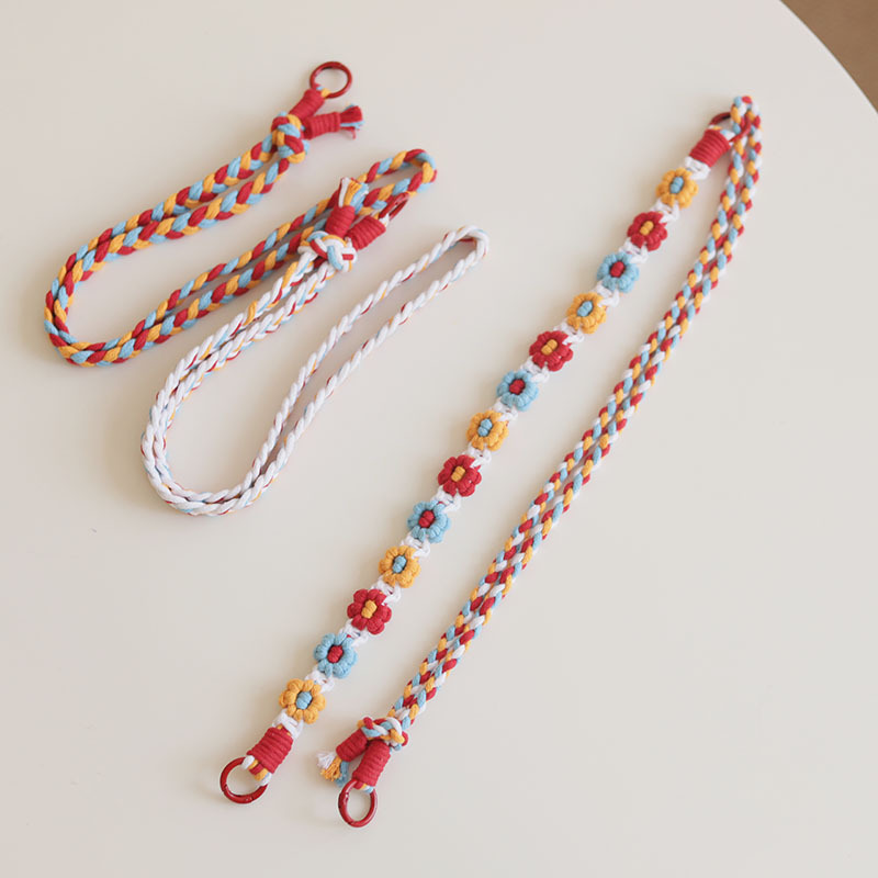 Huahua Mars Concert star support color personalized woven flower pendant, mobile phone lanyard, crossbody shoulder strap detachable Application Scenario