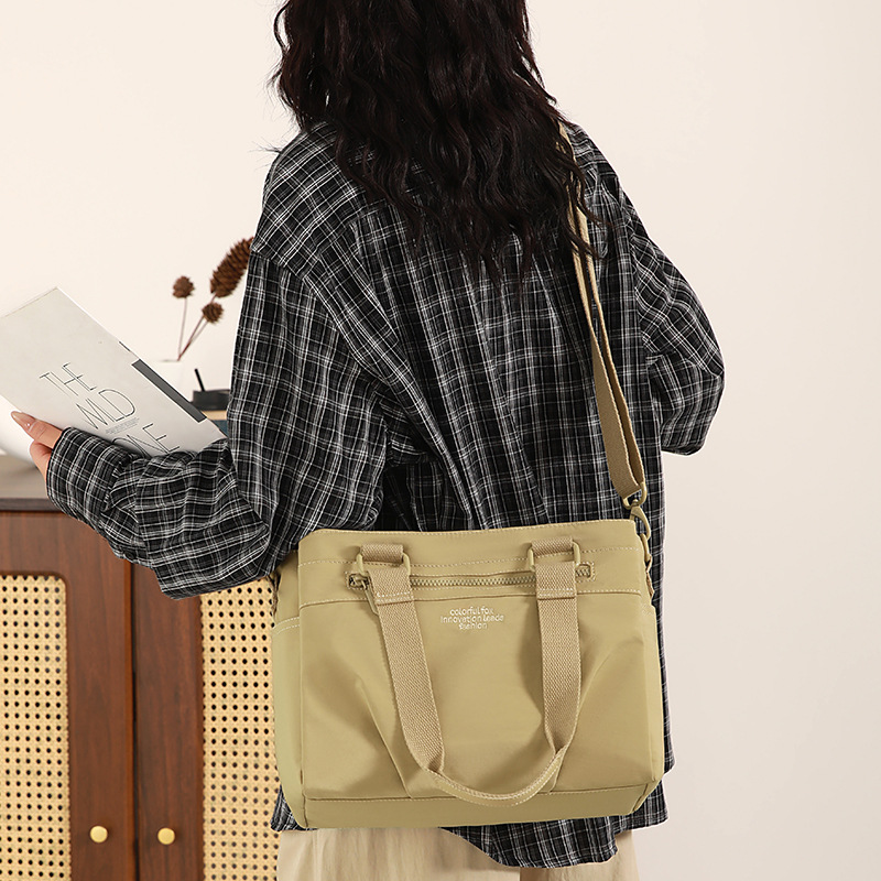 New handbag style: women's single-shoulder bag, multi-layer crossbody bag, large-capacity tote bag details Picture