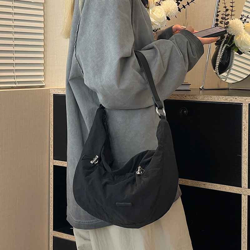 Pleated drawstring casual single-shoulder bag, dumpling bag, retro and artistic Korean-style laid-back women's casual single-shoulder bag Specification image
