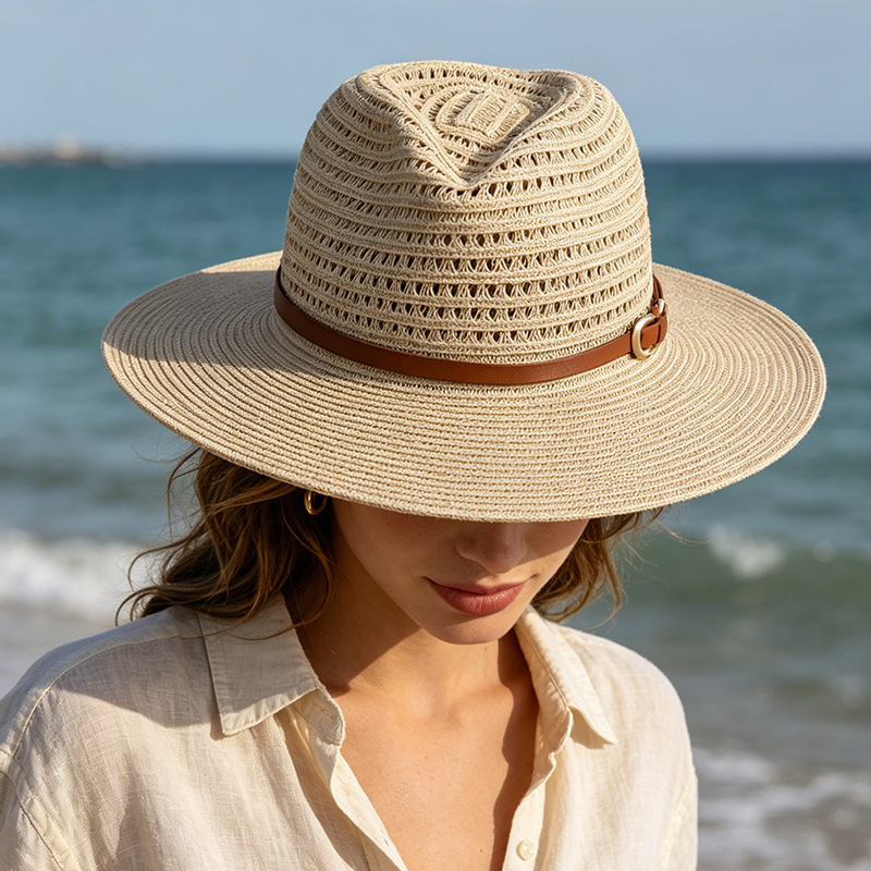 Nuevo francés retro calado tejido sombrero de paja jazz cinturón sombrero mujer verano playa playa vacaciones viento protector solar sombrero Application Scenario