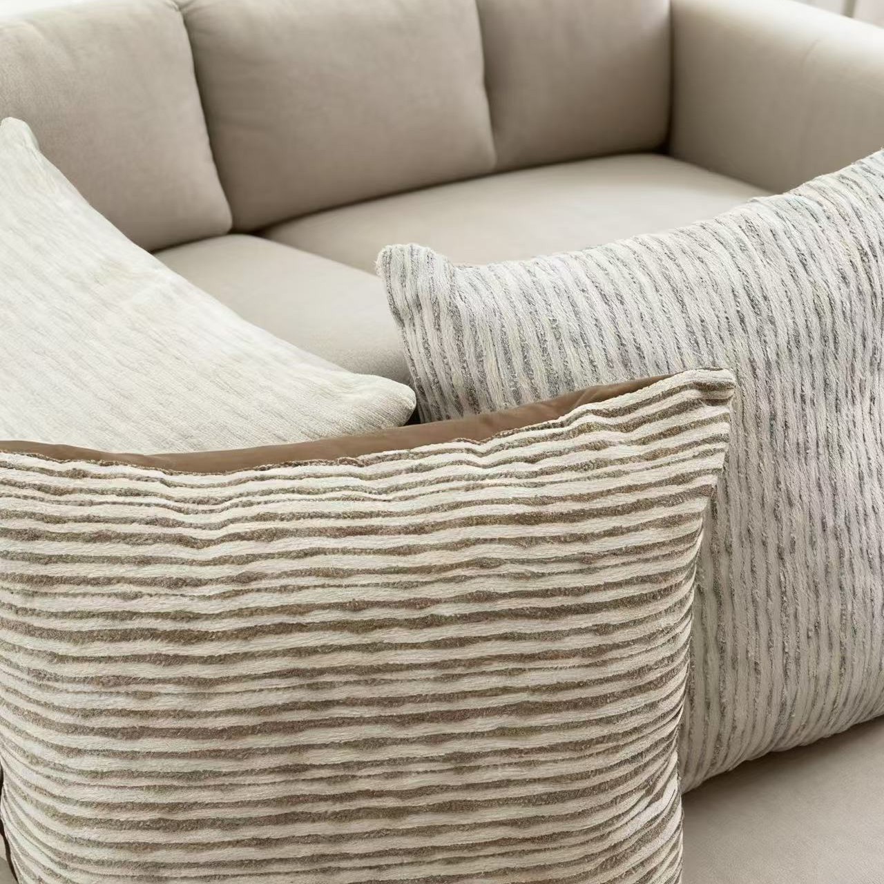 Ins-style thickened Chenille texture striped pillowcase, living room sofa bed pillow, bay window pillow, waist pillow Specification image