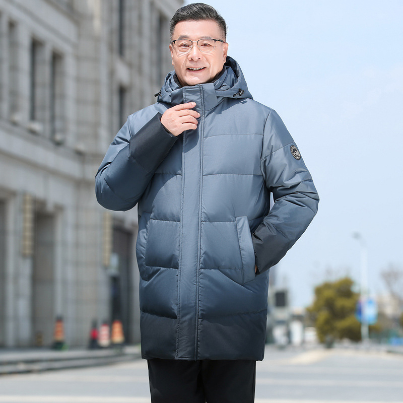 For middle-aged and elderly people, this is a thick, large-sized, windproof, hooded, and extremely cold down jacket for grandpa and dad Application Scenario