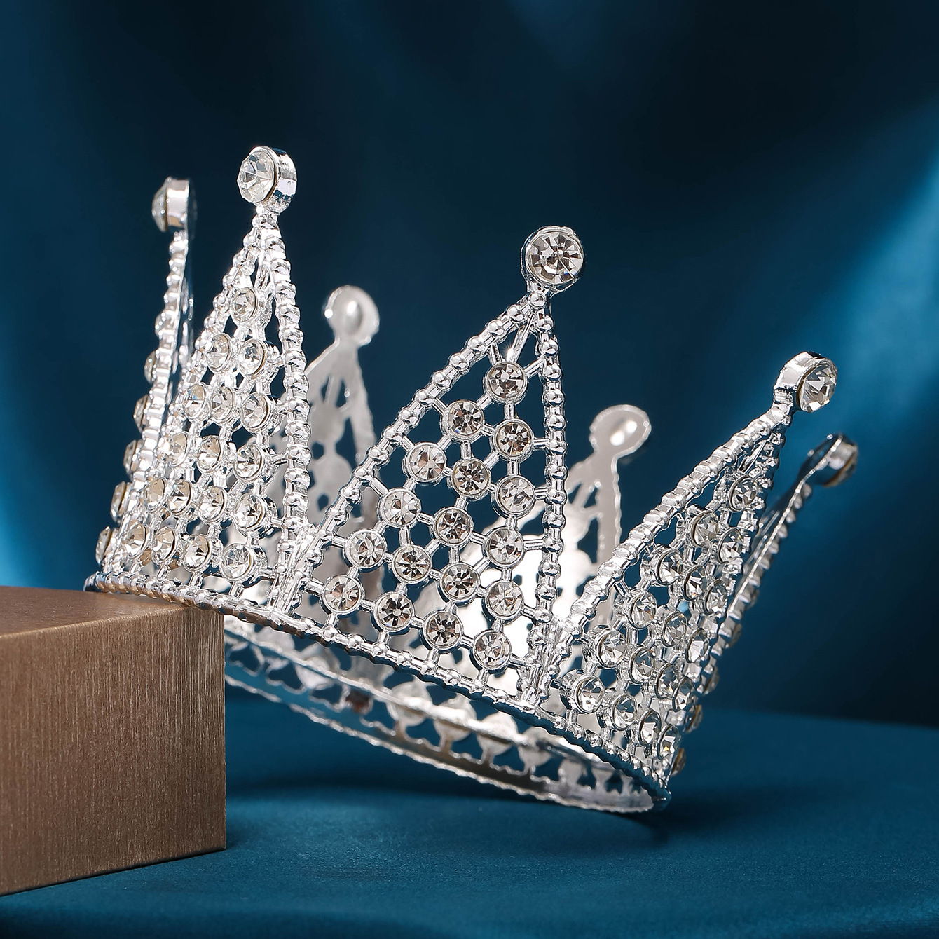 新娘头饰巴洛克王冠配饰圆形奢华气质锆石结婚圆皇冠婚纱礼服配饰