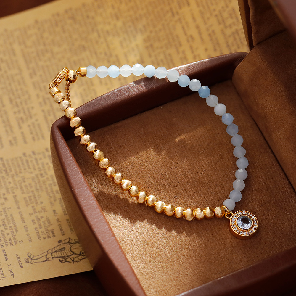 Hyacinth's unique and niche design sense bracelet for women's fashion, light luxury, light blue natural stone bracelet, a new trendy accessory for 2025 Specification image