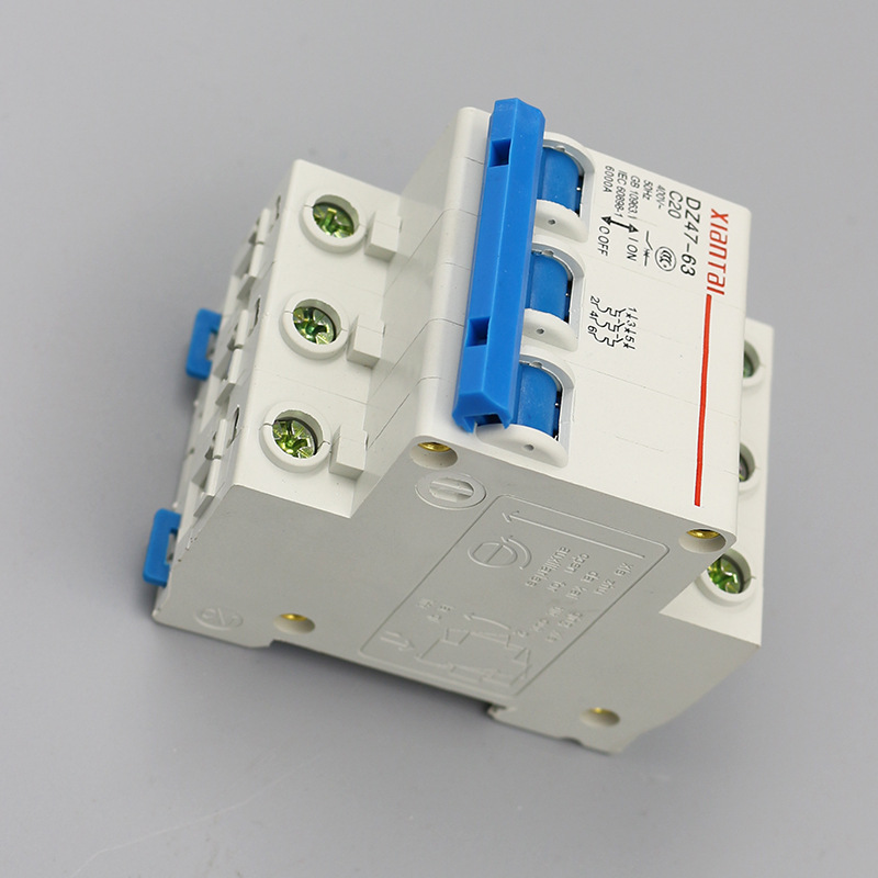 空气开关4P/断路器/德力西隔离开关细节图