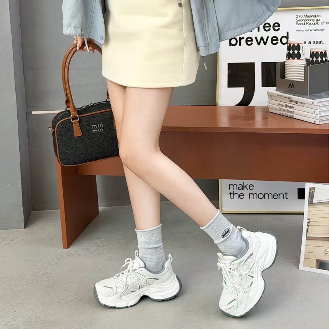 运动休闲鞋实物图