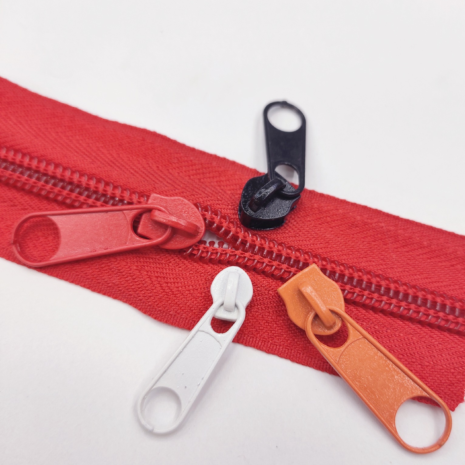 拉链头/塑料拉头/箱包开模拉头拉片/开模现货拉头/箱包开模拉头产品图