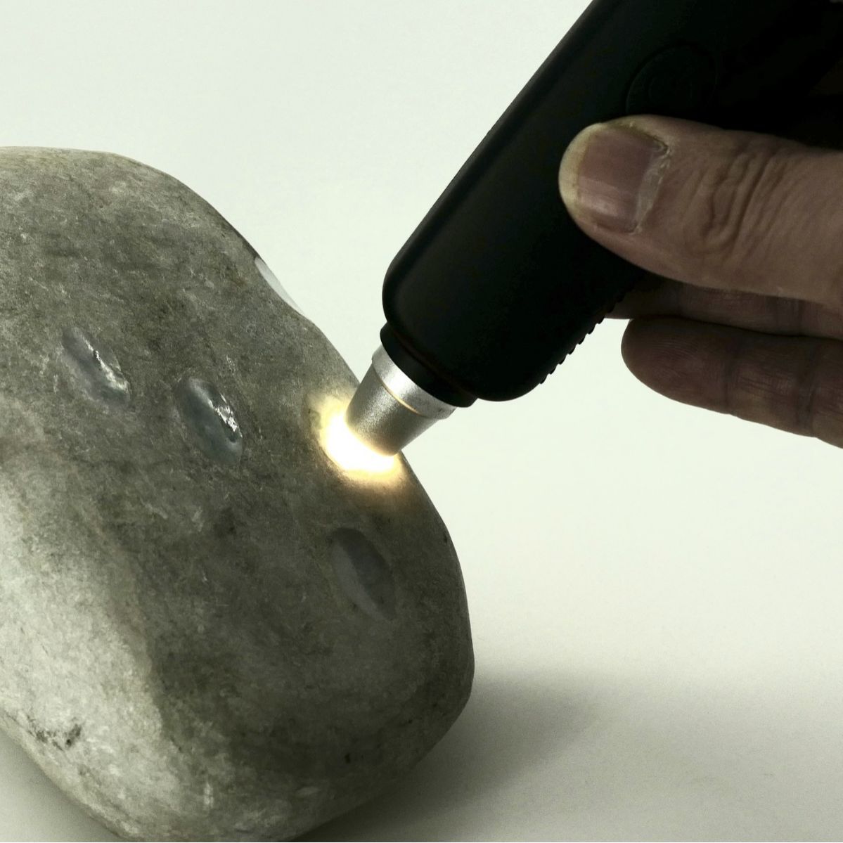 30x charging, antique appreciation, jewelry appraisal, handheld magnifying glass, purple light, banknote inspection, white LED light, high-transparency yellow light Application Scenario