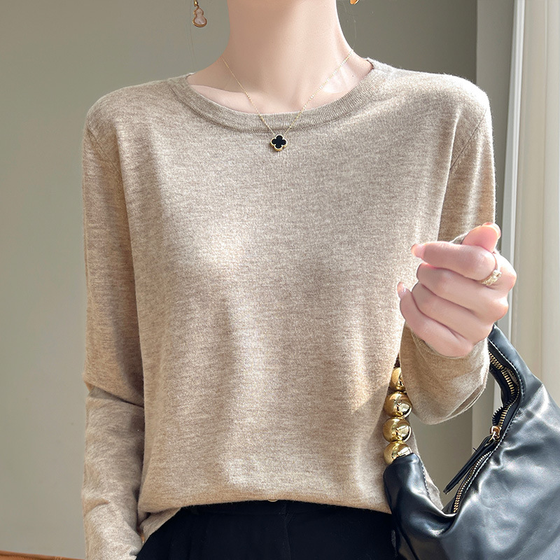 A fine-spun fine wool knitted sweater for women with a round neck, thin spring loose long-sleeved mulberry silk T-shirt, paired with a base layer top Item Picture