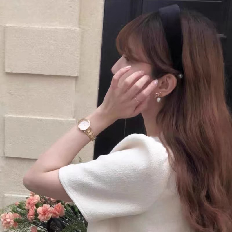 A pearl black velvet wide hairband for women's autumn and winter Korean-style high top hairband with a high-end and elegant look details Picture