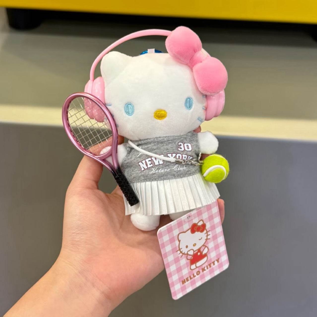 Authentic classic KT hellokitty backpack bag pendant, cartoon cute Hello Kitty keychain, plush doll for girls Application Scenario